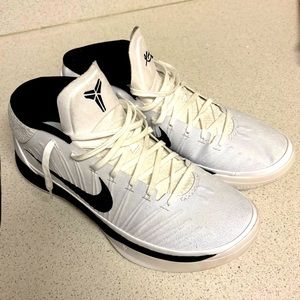 Kobe 12M